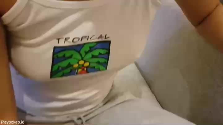 Video Adik Sange Melihat Kakak Ga Pake BH Sampe Gakk Sadar Udah Keluar Ajaa