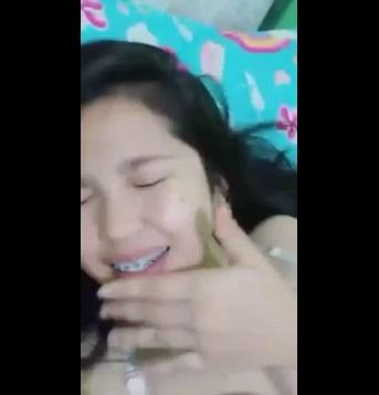 Cewek Centil Sange Mesum Depan Kamera