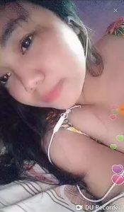 Ina Putri Belahan dada body kimcil