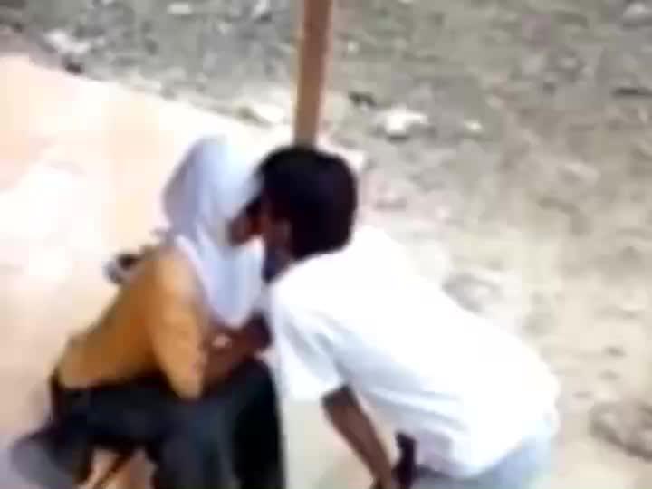 Video Ngintip Jilbab Sange Sama Pacarnya Di Lapangan Sekolah