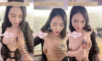 POV Kamu Punya Istri Miss Kay di Dapur Remas Susunya