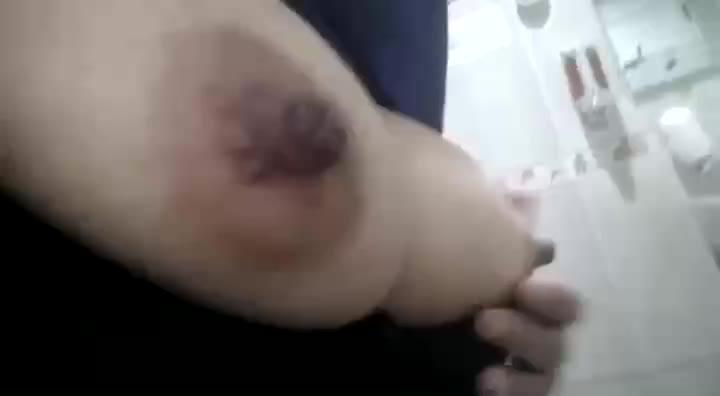 Video Mama Angkat Pelintir Pentil Yang Toge