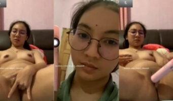 VCS Zulaikha Halim Mahasiswi Berkacamata Colmek Malay Punya