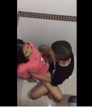 Kaga Tahan Kebelet Ngewe Di Wc Mall