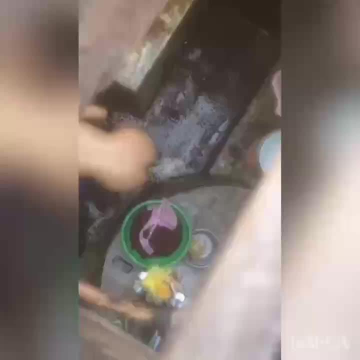 Video Sebelum Mandi Sore Gayung Biru