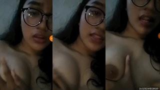 Pelajar Cantik Kacamata Part 1