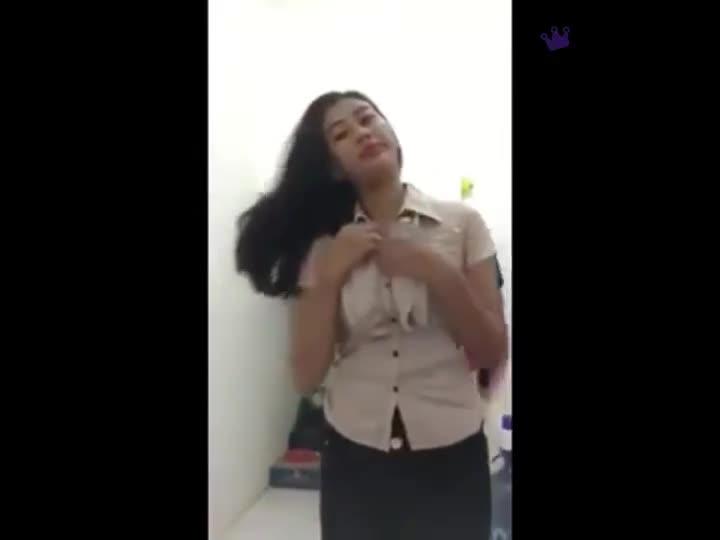 Video Cewek Sexy Pamer Tubuh Mulus di Cam