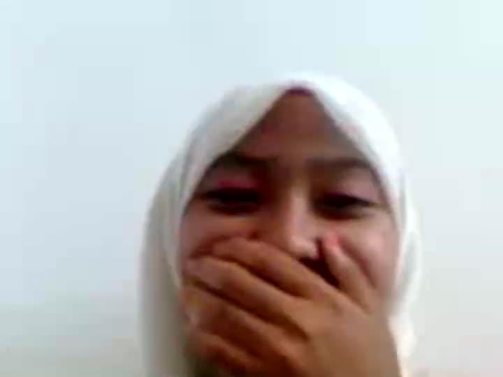 Video Abg Kerudung Putih Baju Merah Bersam Ayang