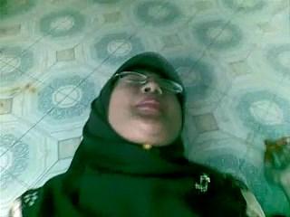 Bokep Tante Jilbab Kacamata Ml Di Lantai Kedengeran Suara Burung