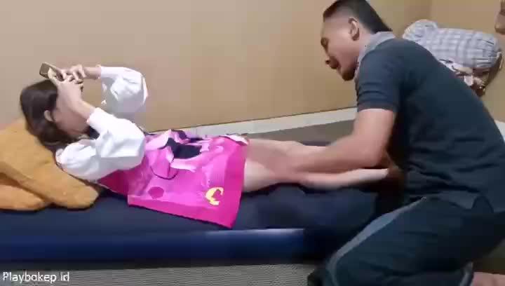 Video Prank Pijet Bikin Penasaran