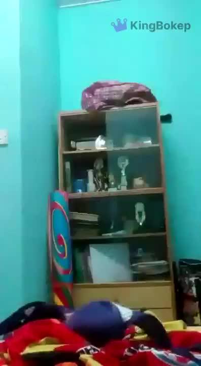 Video Mahasiswi Tasya Nurinie Jilbab Ganti Baju