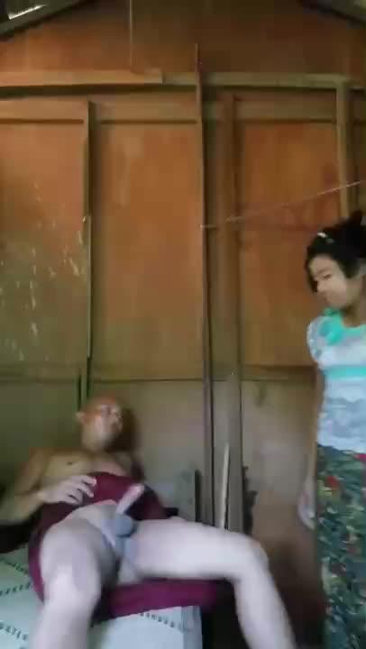 Video Pak Ogah Botak Minta Jatah Ngentot 1