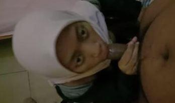 Diva Ukhti Jilbab Pink Emut Otong Besar Hitam Masih Pemula