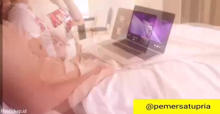 Video Lagi Nonton Film Adegan Hot Istri Jadi Sange
