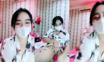 Colok Memeknya BbyMoy aka Mommy Desah Tipis-tipis