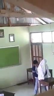 Bokep Indo Daripada Tawuran Mending Ngentot Di Kelas