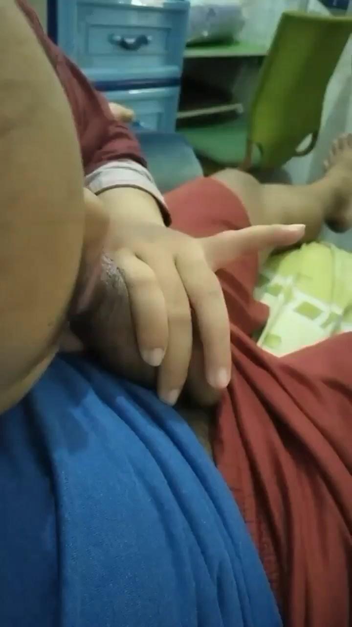 Bokep ABG Nyuruh Pacar Ngulum Bangku Hijau