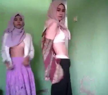 Bokep Indo Jilbab Lesbian Dance Bugil