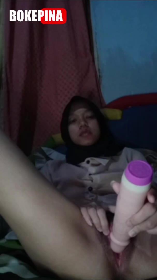 Bokep Hijab Tiktokers ABG Cantik Berjilbab Pamer Bodi Seksi Tetek Bulat
