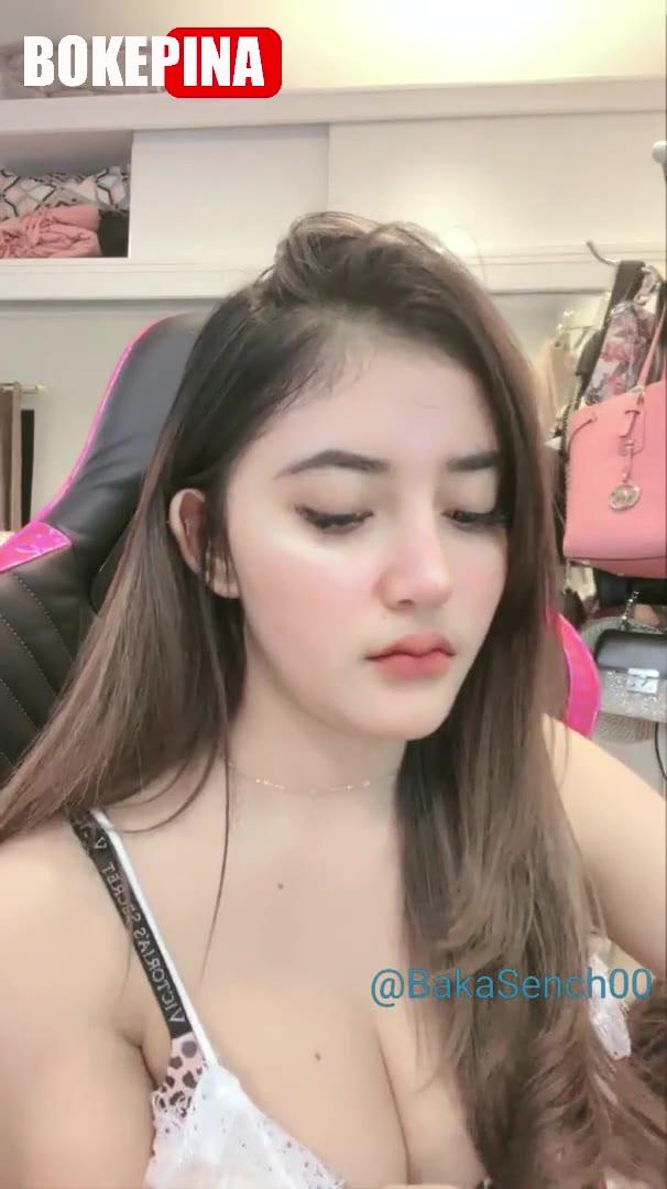 Bokep Indo Lidya Danira Live Pamer Toket dan Belahan Montok dan Bersih