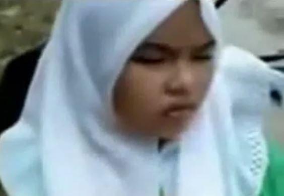 Bokep Jilbab SMP Mesum Berhijab Tapi Bejad