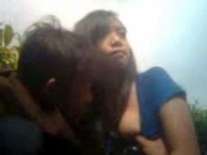 Bokep Indo Video Sex Cewek SMP Mesum di Taman Terbaru