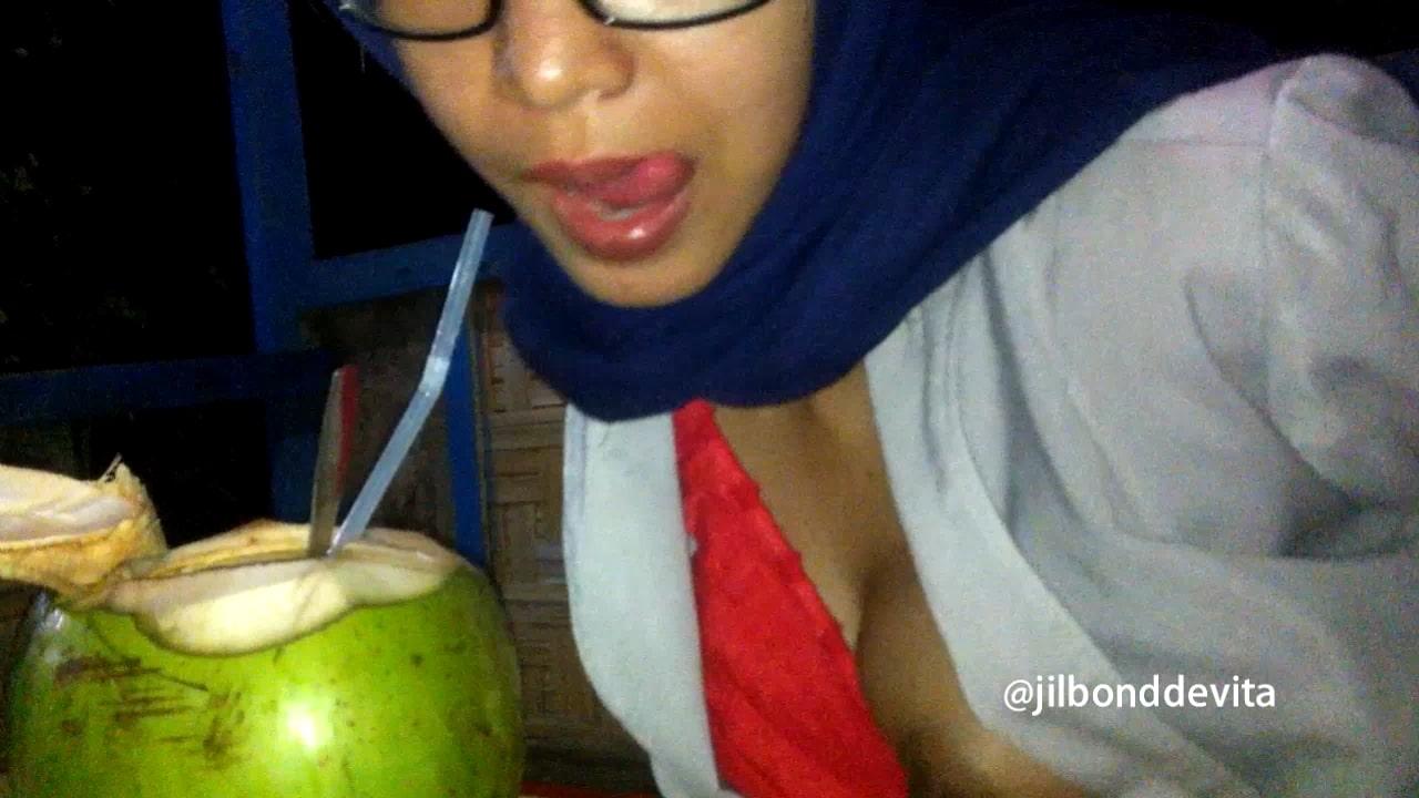 Bokep Indo Blowjob Sampai Ngompol