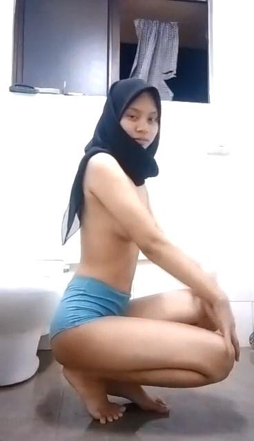 Bokep Indo Jilbab Hitam Ngemot Kontol Bule
