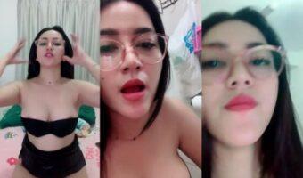 Rosa Makin Cakep Binal Pose Ngangkang
