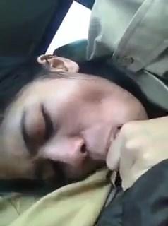 Bokep Indo PNS Ngisep Kontol Siang Siang di Mobil