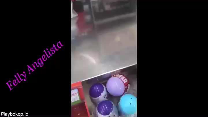 Video Gadis Cantik Eksib di Taksi Online