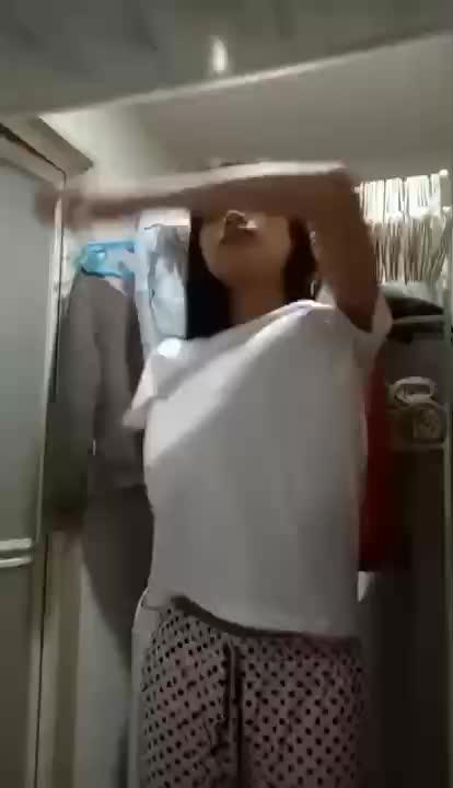 Video Si Putih Cantik Tapi Berbatang
