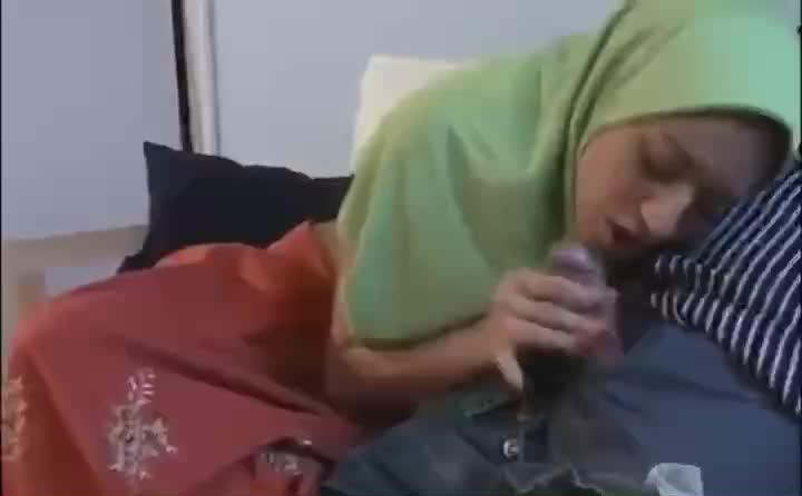 Video Ngentot Tante Jilbab Janda Samping Rumah