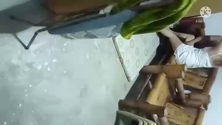 Video Di Kursi Bambu