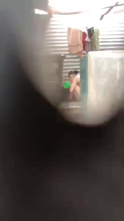Video Biduan Kibot Mandi