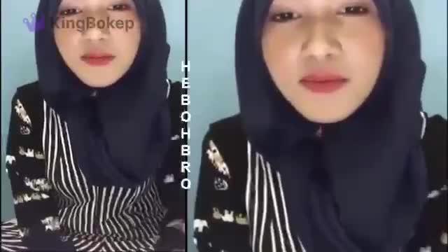 Video Cewek Jilbab Binal Pengen Ngisep Kontol