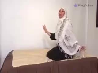 Video Bokep Tante Arab Berjilbab Ngentot Streaming