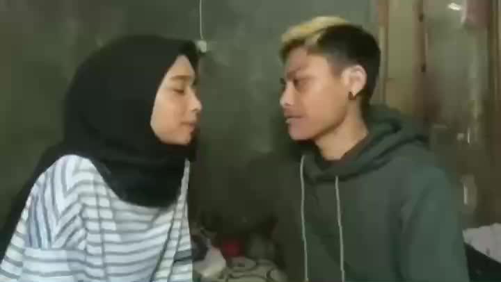 Video Jilbab Biru Erika Sang Youtuber