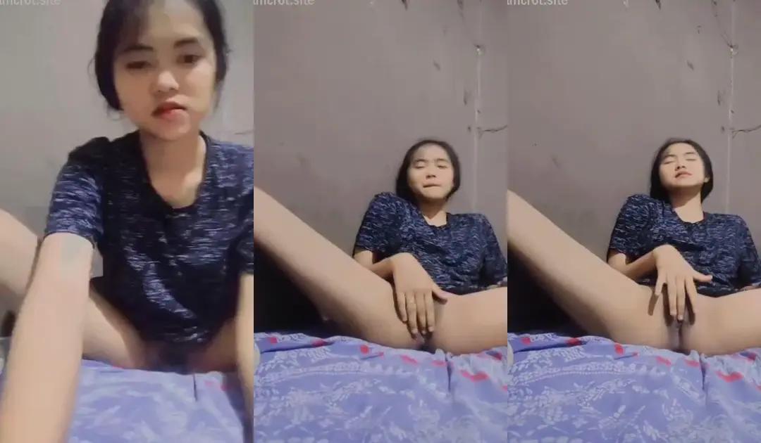 Bokep Indo ABG Sange Colok Memek Dikamar 5