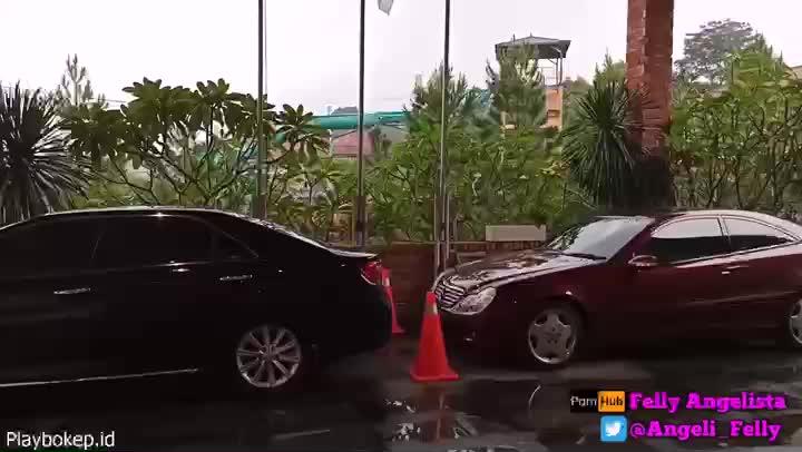 Video Main Di Hotel