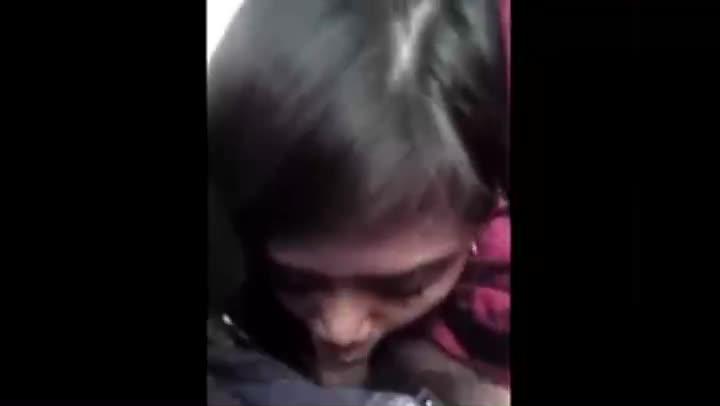 Video Cewek Nyepongin Kontol Pacar Dalam Mobil