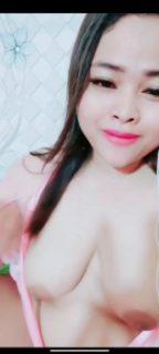 Mbak Sari pamerin toketnya dong