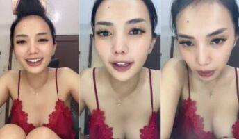 Windhie Kitty Lingerie Merah Merona HOT Tanpa Bra Instagram