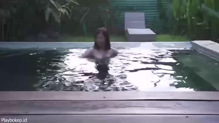 Video Ngentot Kolam Renang Vila