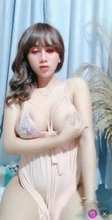 Miss V Host cantik Toket Bulet