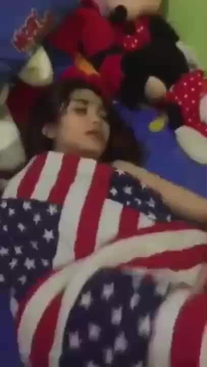Video Mahasiswi Vania Marah2 Di Tarik Selimut Amerika Nya