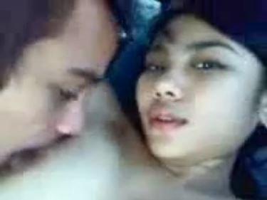 Gadis Desa Mesum di Mobil