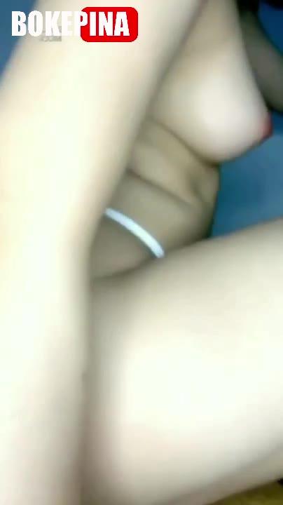 Bokep Indo Cewek Cantik Pamer Memek Merah Tembem Bikin Sange