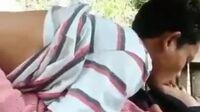 Bokep ABG Remaja Berjilbab Ngentot Bareng Pacar di Gubuk Untung Gak Ada Warga