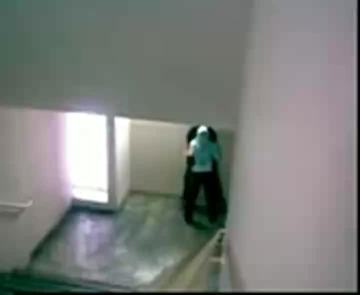 Video Bercumbu di Parkiran Mall